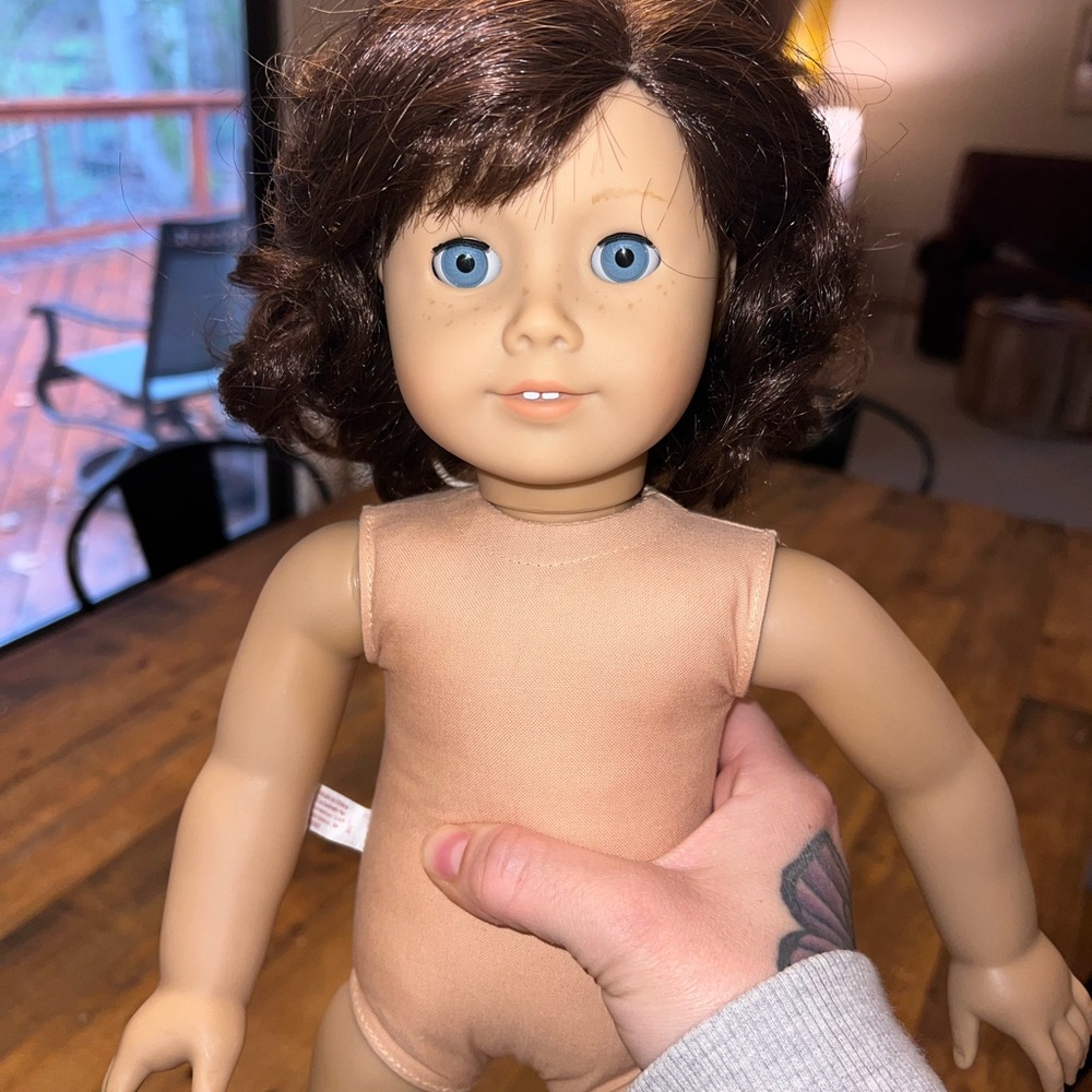 American girl Lindsey— see description!